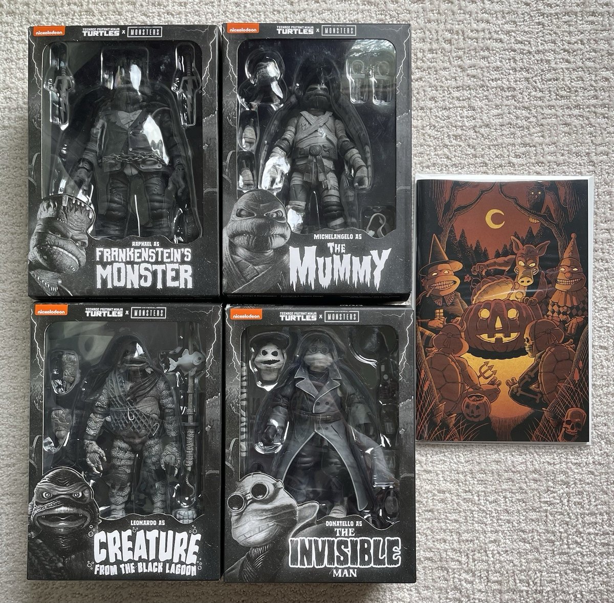 NECA TMNT x Universal Monster Set bianco e nero + variante Mirage TMNT 8 Remaster