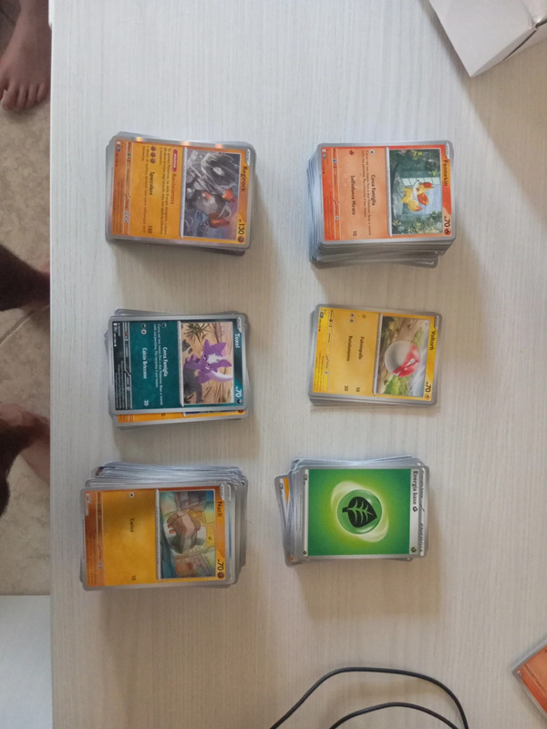 10 carte Pokémon miste