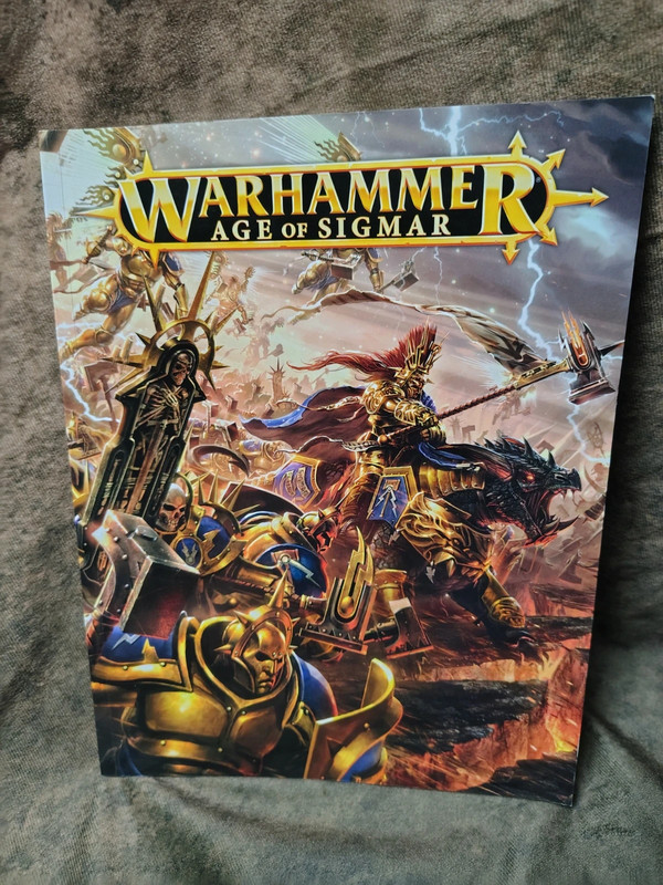 Warhammer Age of Sigmar Libro Base Prima Edizione 2015. Italiano