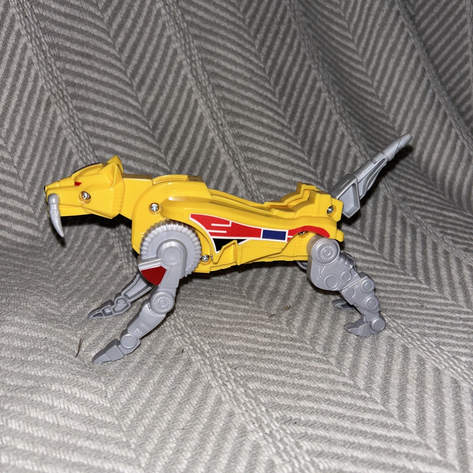 Power Rangers Yellow Sabretooth Tiger Megazord Leg Part Bandai 2020