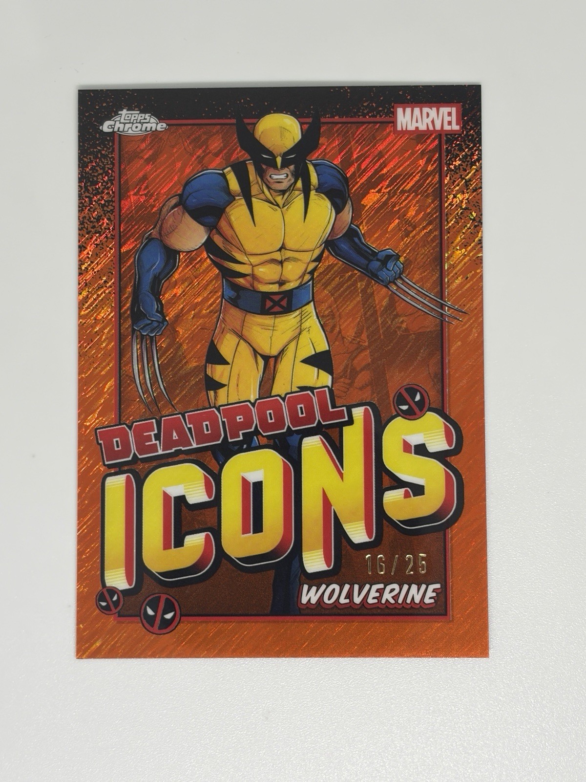 Wolverine - 2025 Topps Marvel Chrome Icons - Orange Shimmer /25 SSP