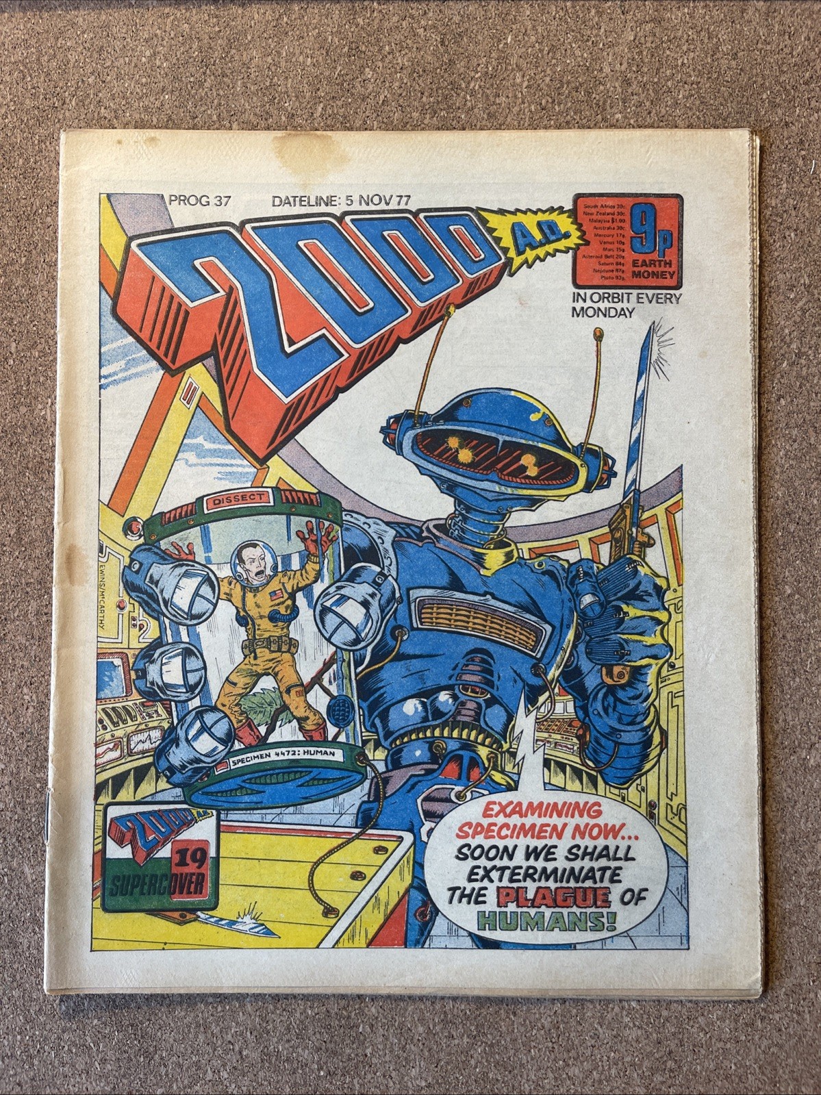 2000AD #37 VGC 1977 Judge Dredd, Dan Dare, Mach 1, Harlem Heroes