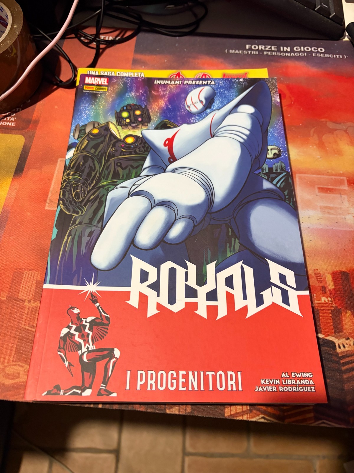 INUMANI PRESENTA - ROYALS - I PROGENITORI - PANINI COMICS