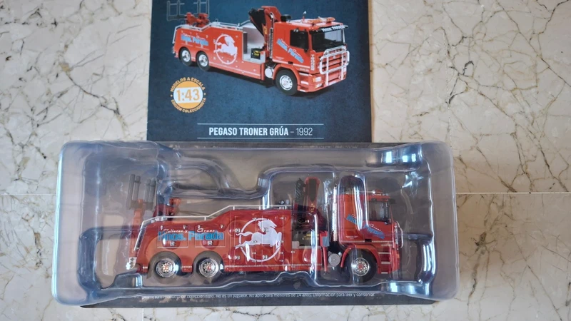 Camión Grua Pegaso Troner año 1992 a 1/43 de Salvat