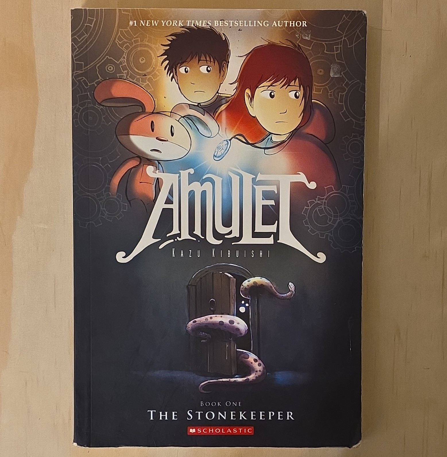 Scholastic Amulet: The Stonekeeper #1 graphic novel copertina morbida - Kazu Kibuishi