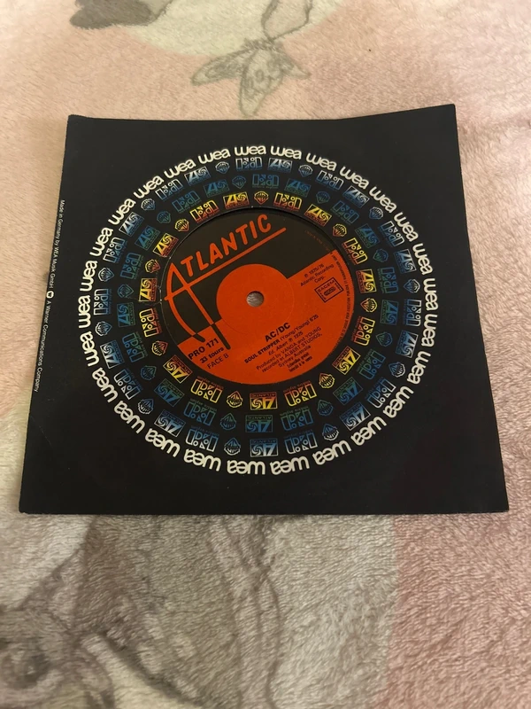 AC/DC Vinyle 33 T Baby Please don’t go 1975 - 1976