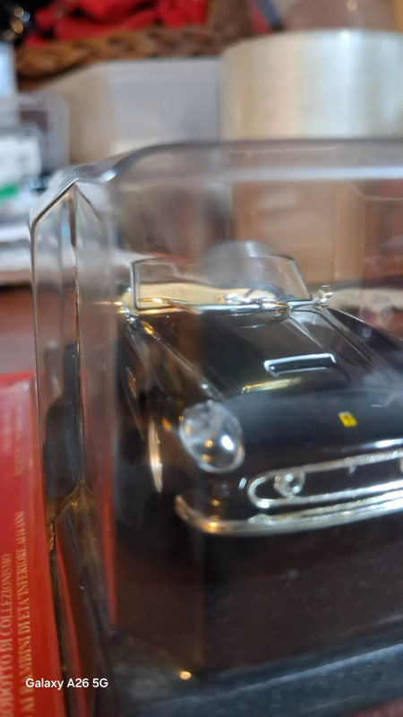 Modellino Ferrari California 1/43