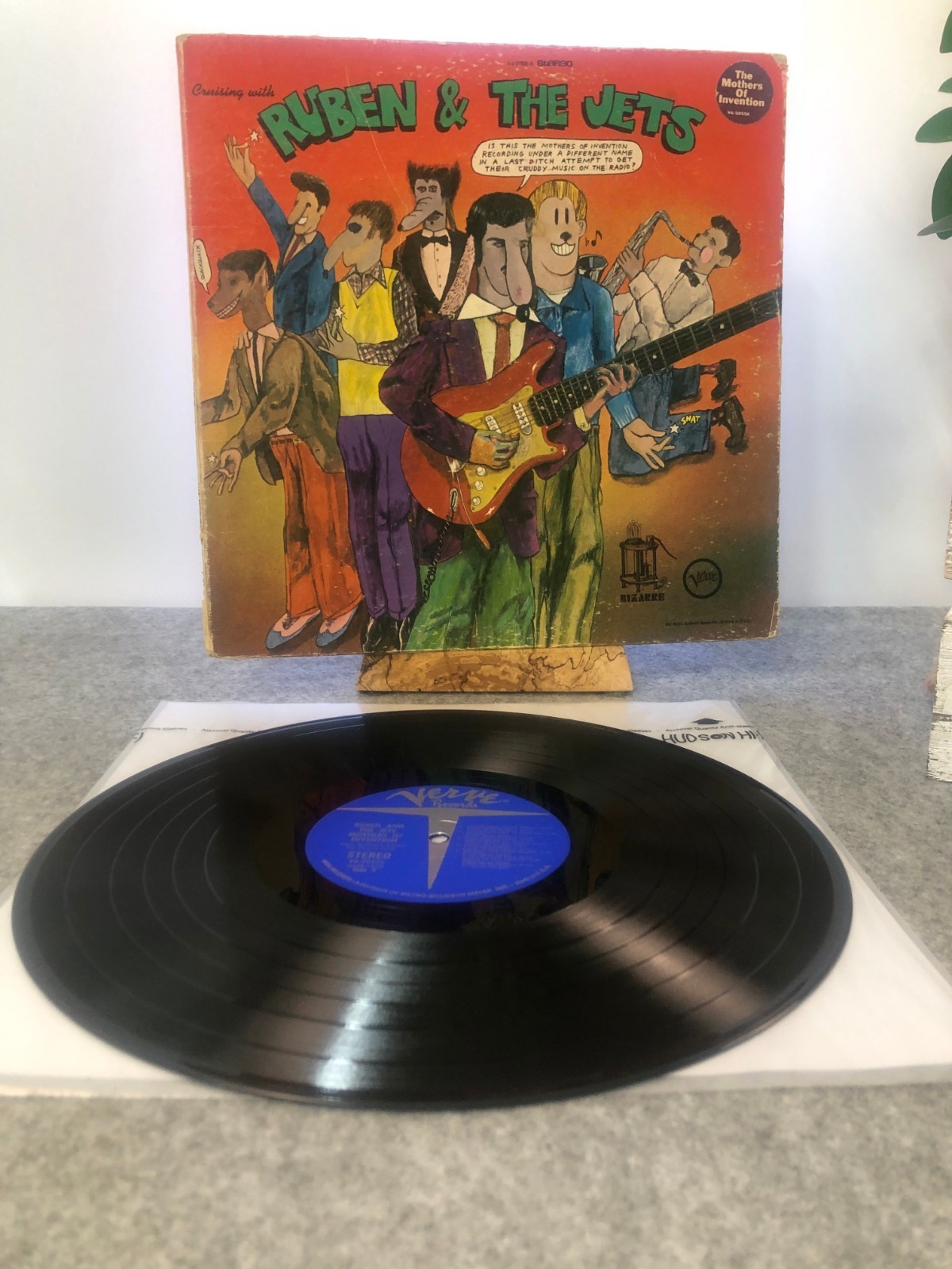 RUBEN & THE JETS - MOTHER OF INVENTION- REAR COVER DAMAGE - VG+ TO SVG+ (RK614)