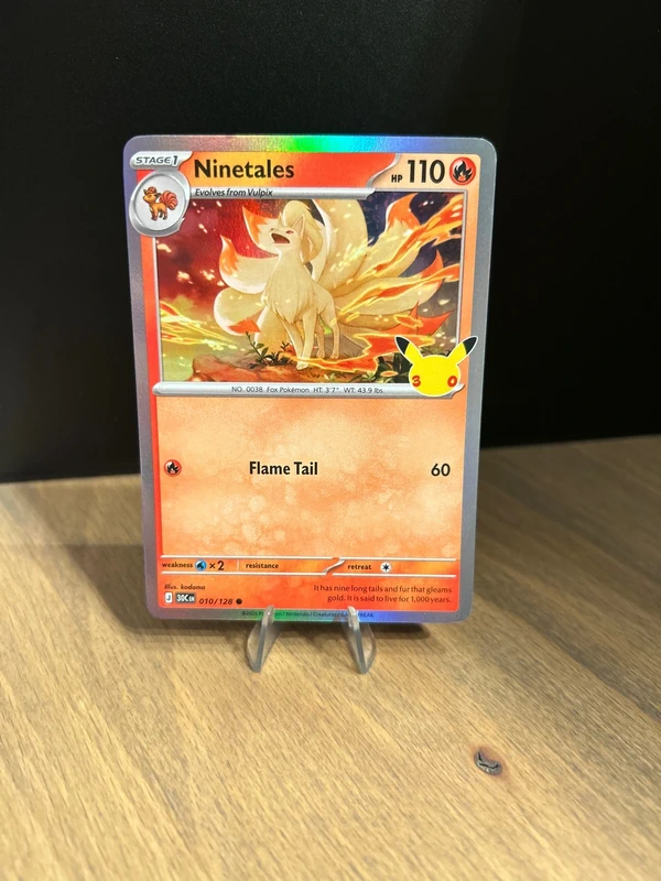 Ninetales holo 30th celebrations Engels