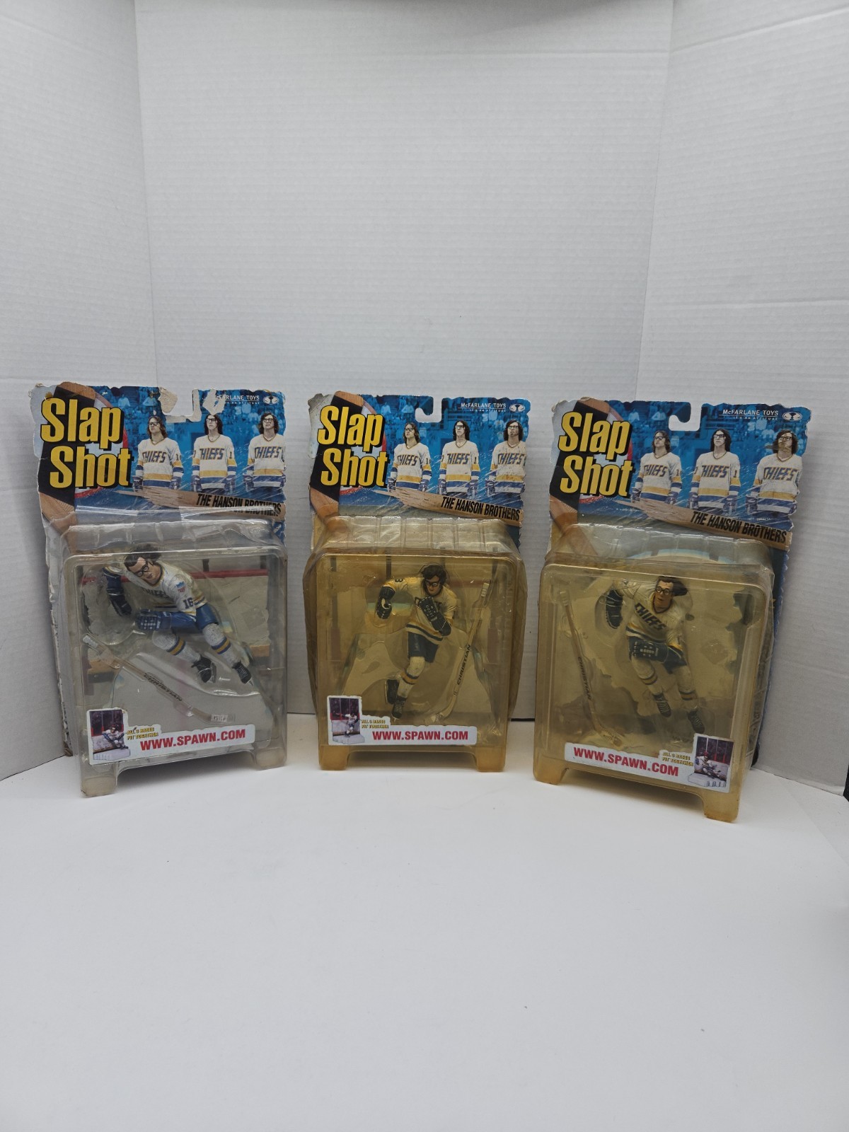 1999 Set di 3 action figure McFarlane SLAP SHOT HANSON BROTHERS - NUOVE/SIGILLATE