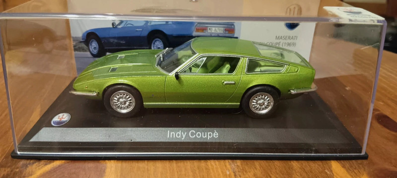Modello Maserati Indy Coupe' scala 1:43 perfetto in teca originale