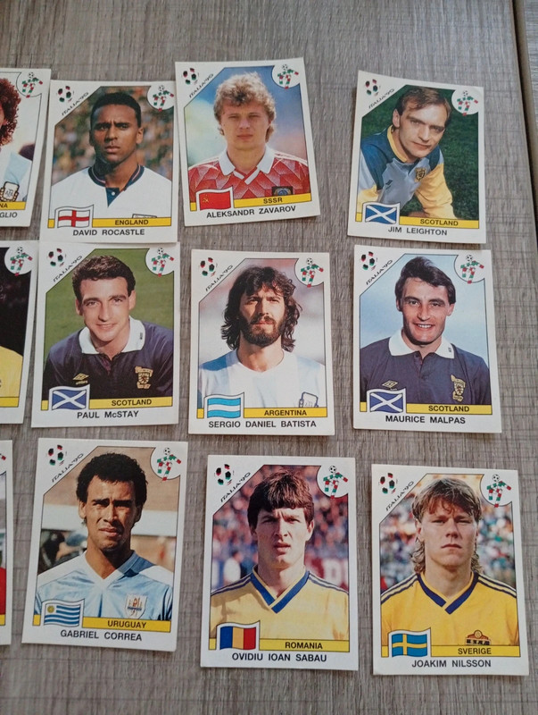 Lotto 15 figurine Italia 90 panini tutte diverse, con velina