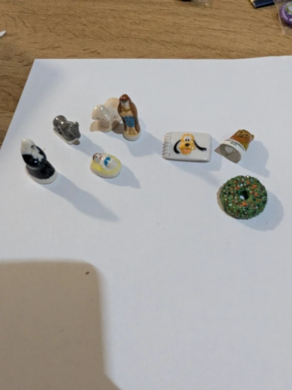 lot de 7 fèves Santon crèche, Disney, Star Wars détail voir photos