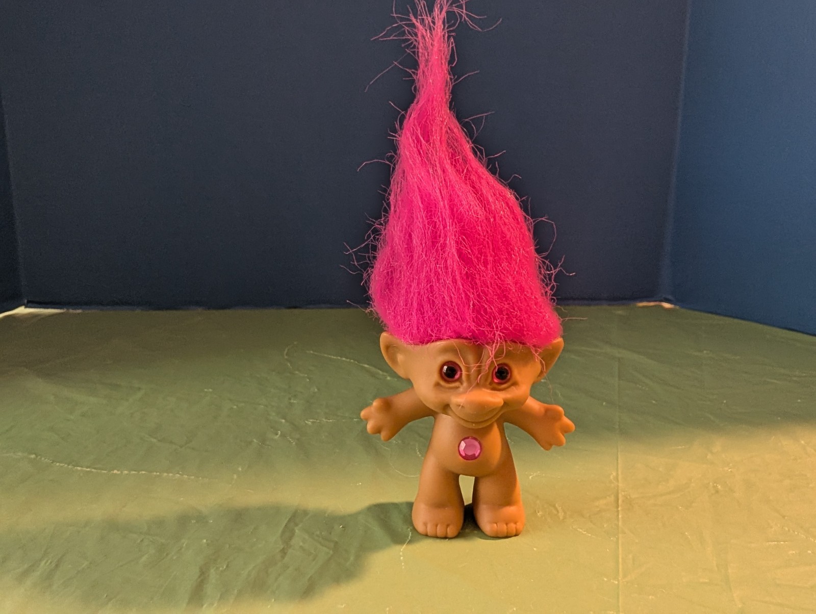 Asso Novità 1992 Figura Troll del Tesoro Capelli Rosa Cerchio Rosa Wishstone