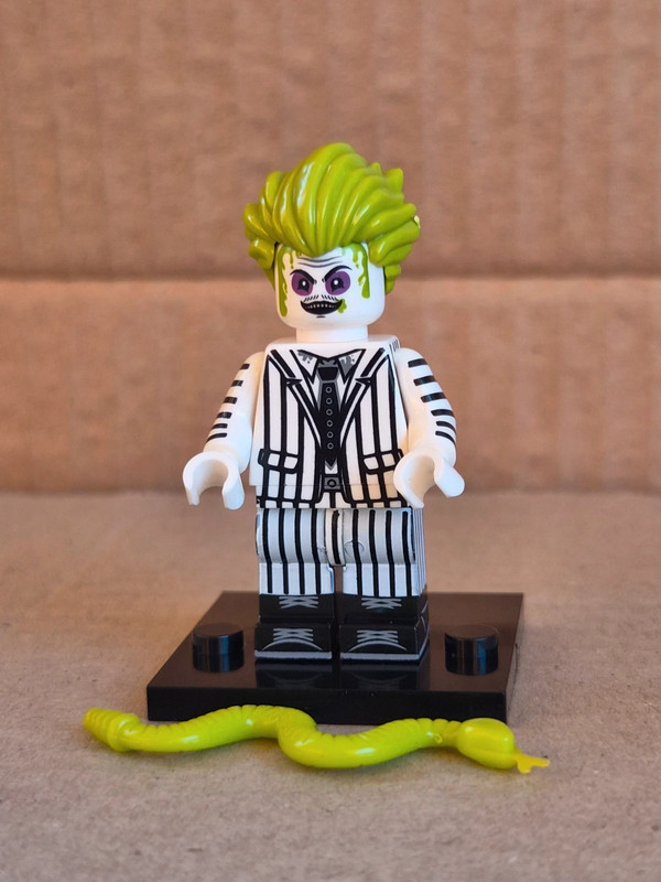 Beetlejuice Tim Burton cinema minifigure style Lego compatible