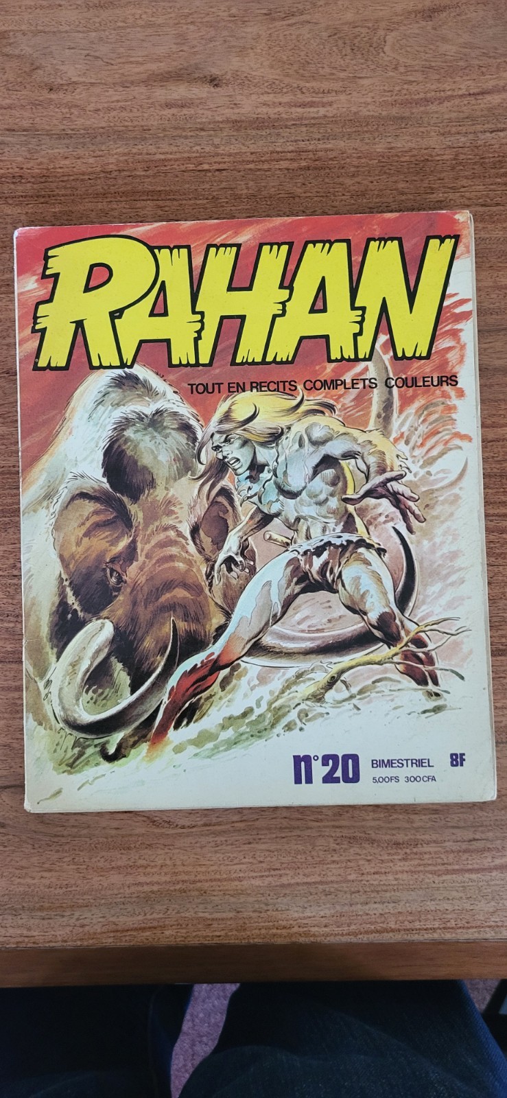 BD RAHAN TOUT EN RECITS COMPLETS COULEURS - BIMESTRIEL - ETAT CORRECT