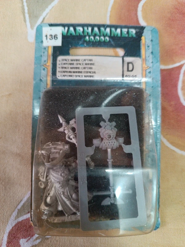 Black templar captain with Power axe