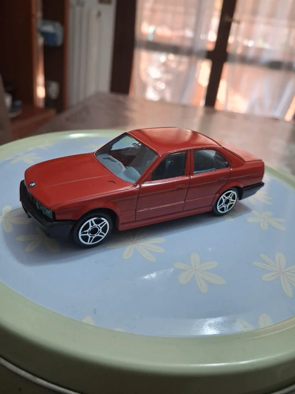 Bmw 535i Burago 1/43