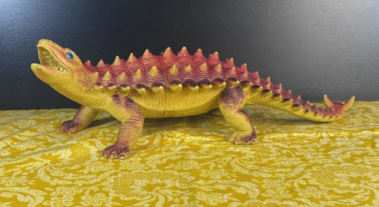 Statuina dinosauro gomma dura vintage anni 80 Dor Mei Ankylosaurus HONG KONG