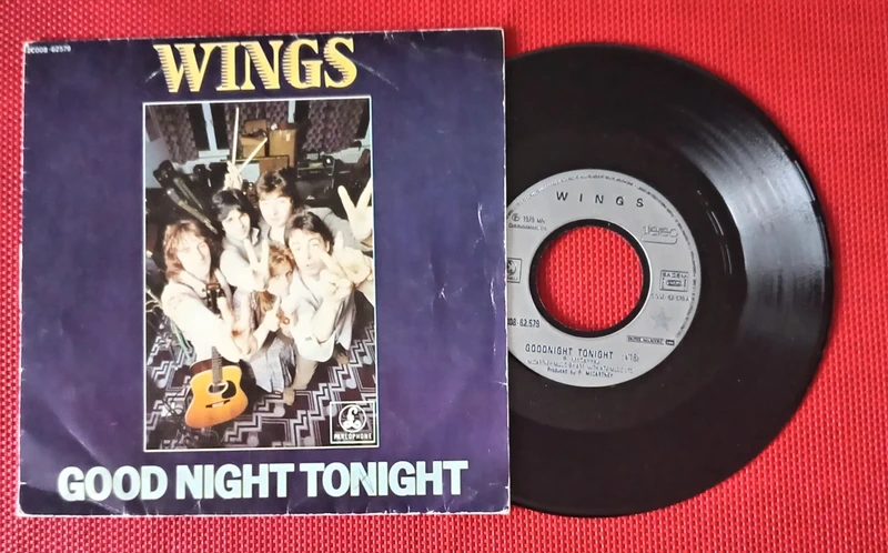 45 tours Wings "Good Night Tonight"