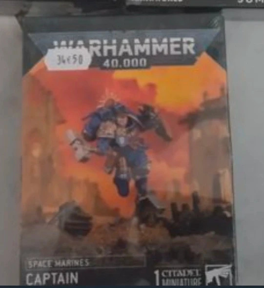 Warhammer SM capitaine avec réacteur dorsal
