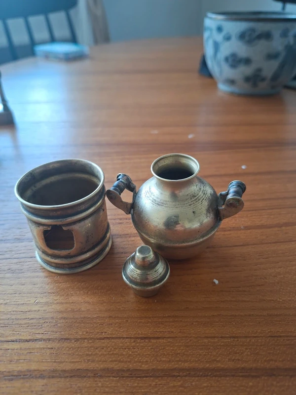 Chaudron miniature en laiton