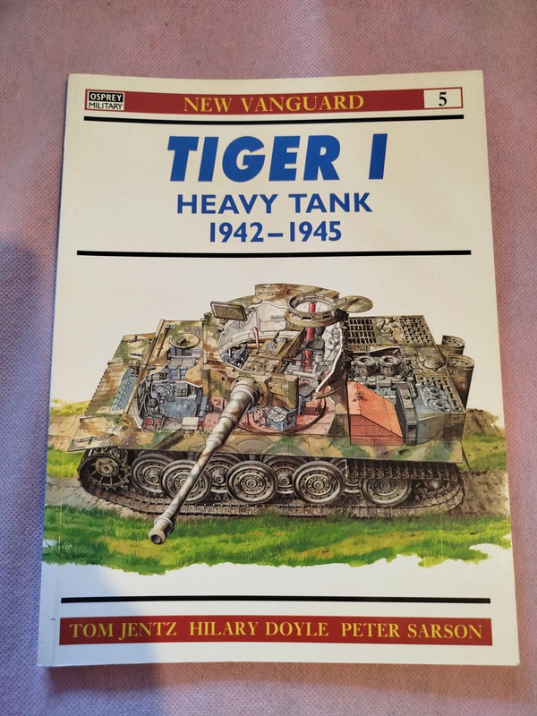 Tiger 1 Heavy Tank 1942-1945 - Osprey New Vanguard Series N. 5.
