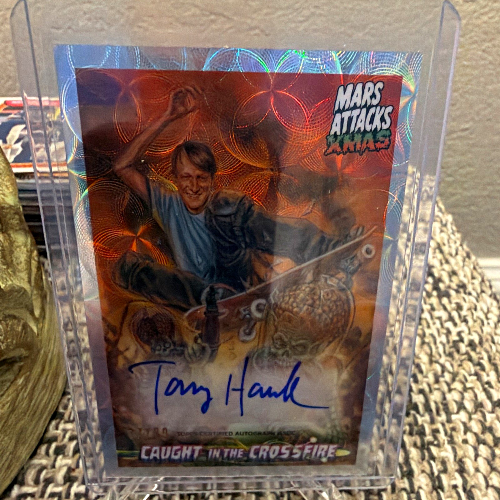 Topps 26’ Mars Attacks Auto /99 Christmas Caught in the Crossfire Tony Hawk 👽🔥