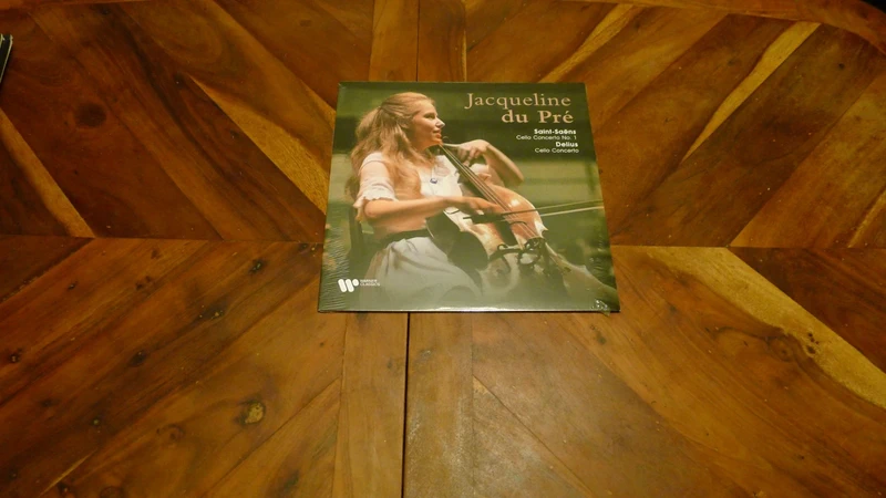 Jacqueline Du Pré, Camille Saint-Saëns, Frederick Delius  - Saint-Saëns: Cello Concertos (Vinyl)