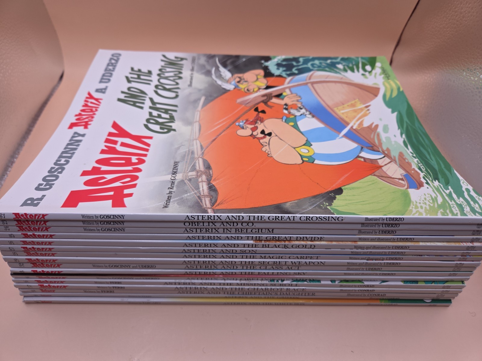 Lotto di 16 fumetti Asterix (2021) scritti in inglese - Goscinny, Uderzo
