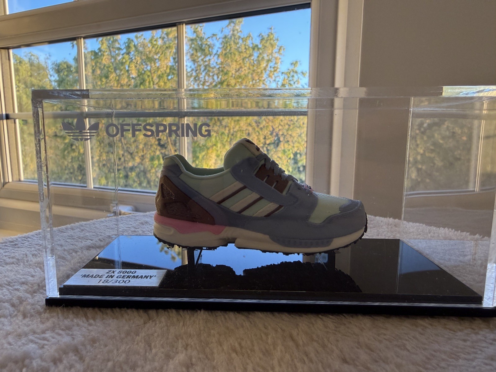 Adidas ZX 8000 x Made in Germany figurina da collezione 18/300 numerata.