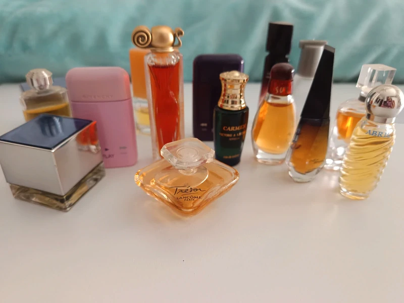 15 Miniatura perfumes marcas variadas