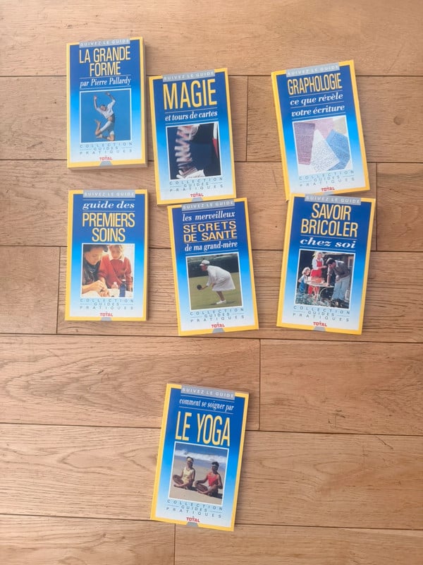 Lot de 7 guides  total le yoga la magie bricoler santé premiers soins grande forme graphologie