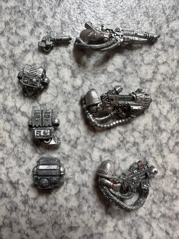 Warhammer 40K vintage : lot d’armes lourdes