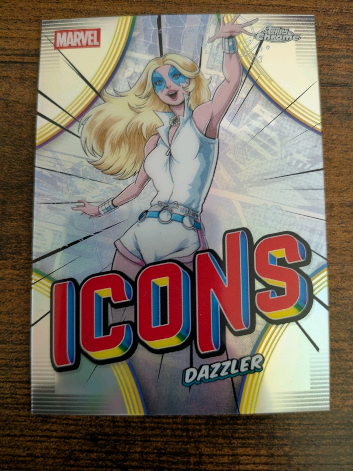 2026 Topps Marvel Chrome Marvel Icone Marvel Inserto Abbagliante M-04