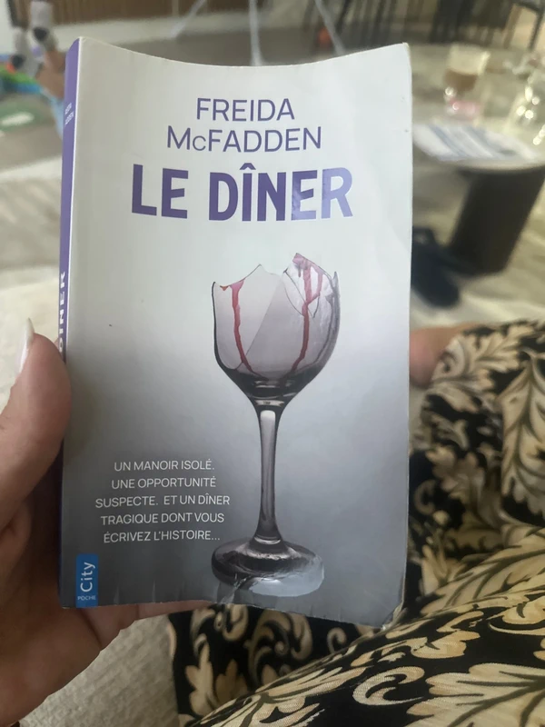 Vend livre freida mcfadden