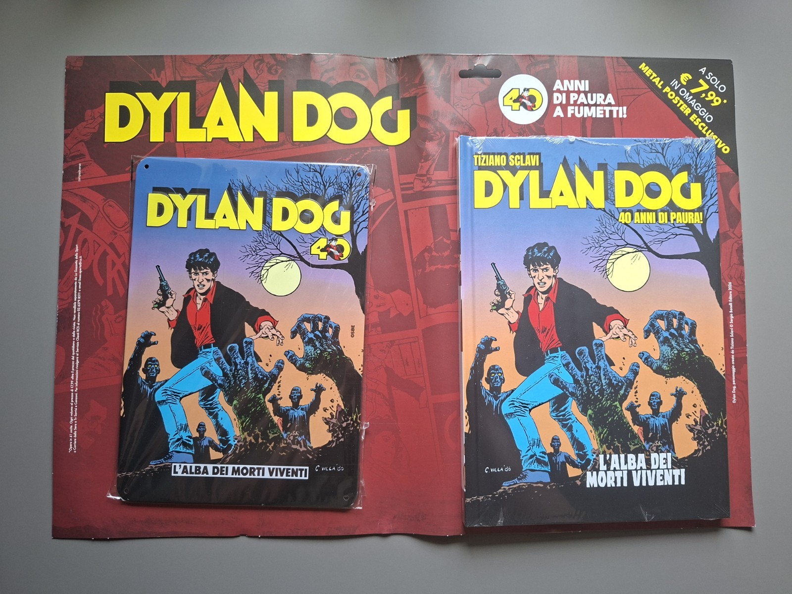 DYLAN DOG L'ALBA DEI MORTI VIVENTI 40 ANNI DI PAURA CON METAL POSTER GAZZETTA 1
