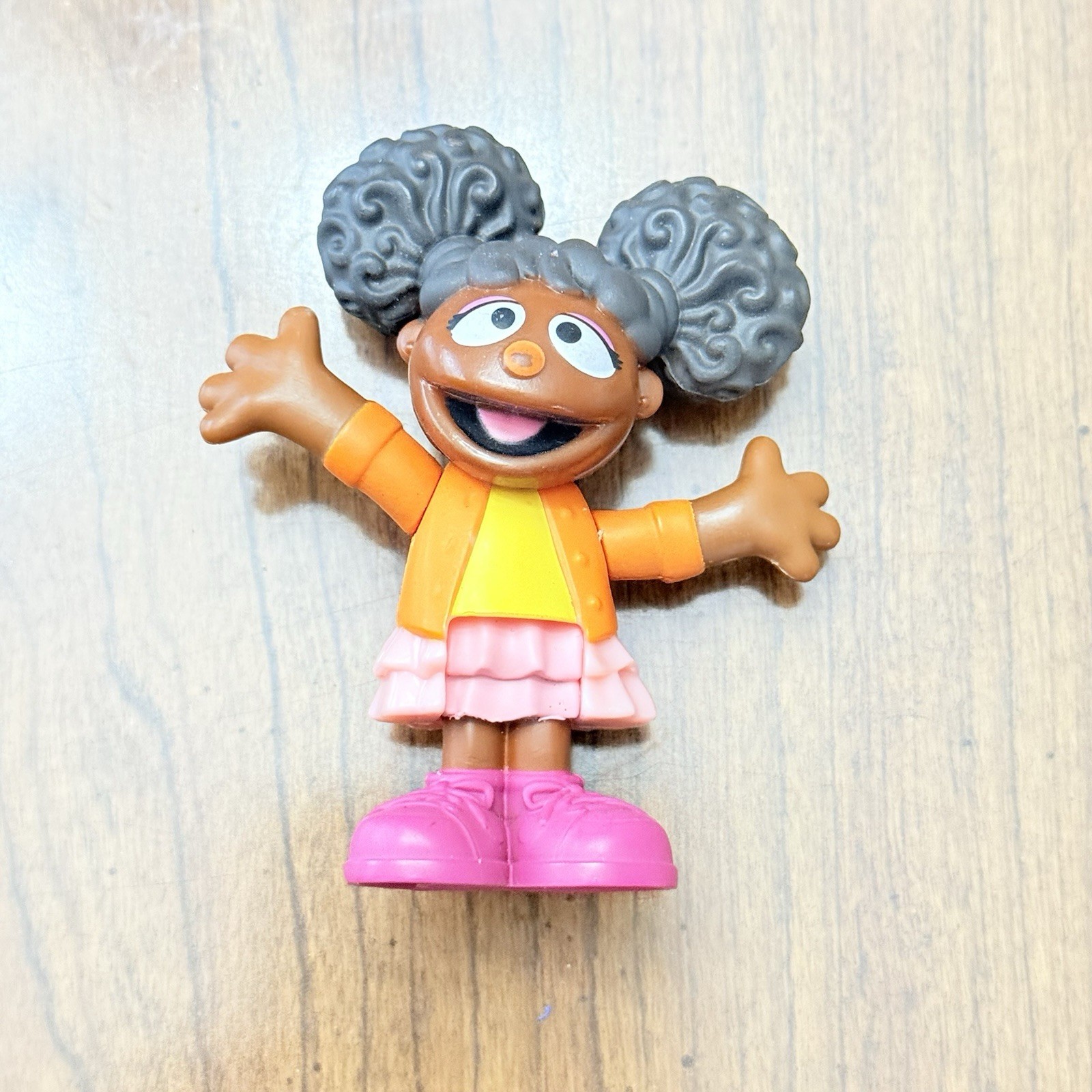 Sesame Street Quartiere Amici Gabrielle Statuina Cake Topper 3"