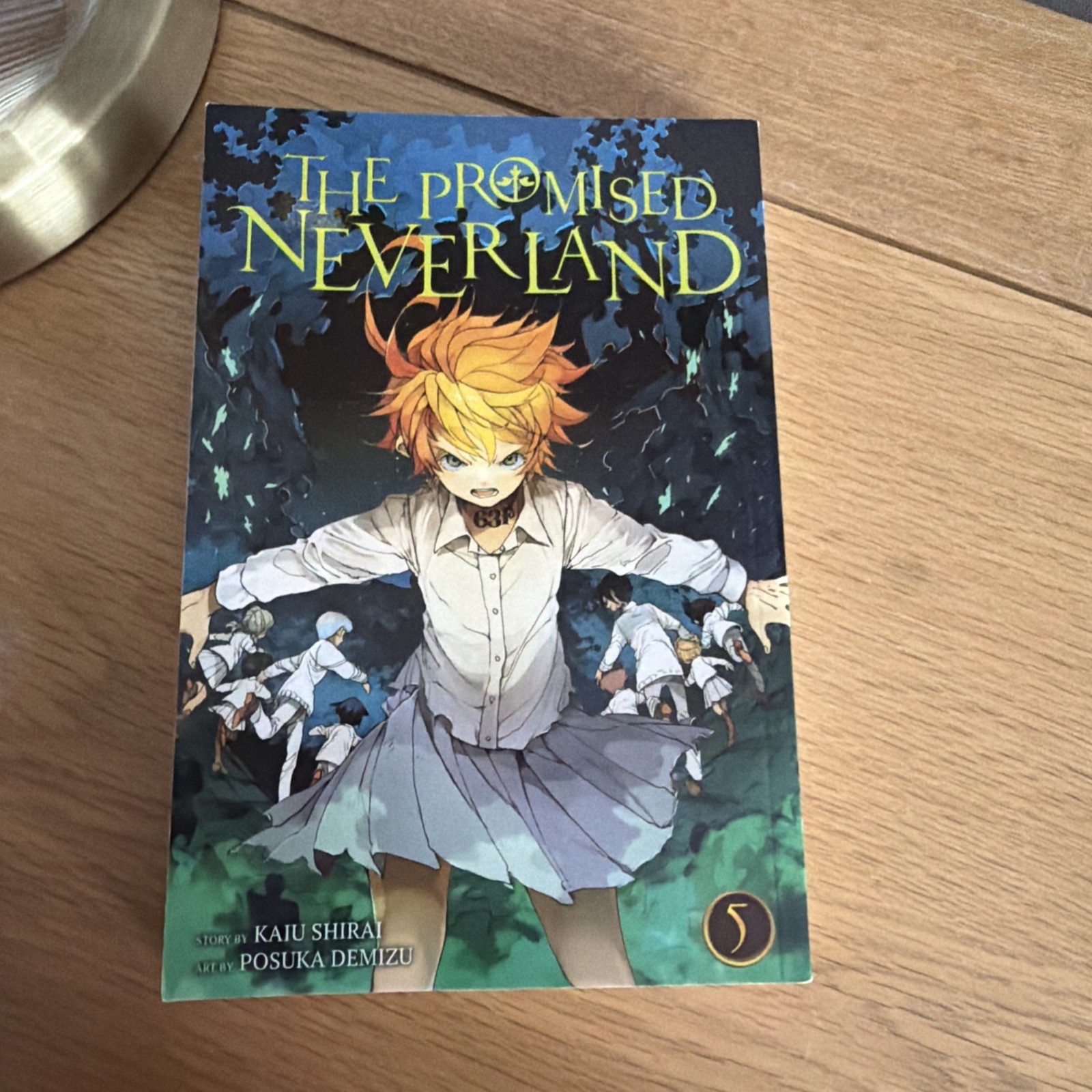 Promised Neverland Vol. 5 (Viz English Manga) by Kaui Shirai & Posuka Demizu