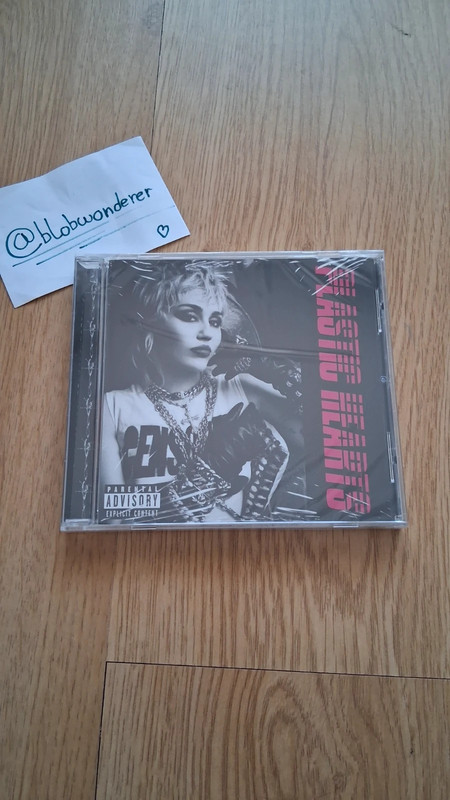 Plastic Hearts - Miley Cyrus CD (Black & White Cover)