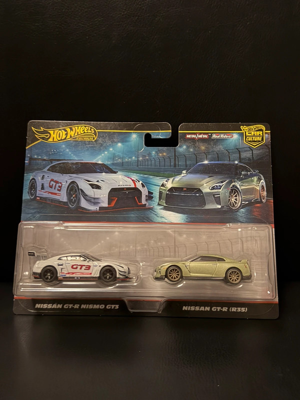 Hot Wheels Nissan GT-R Nismo GT3 et Nissan GT-R35