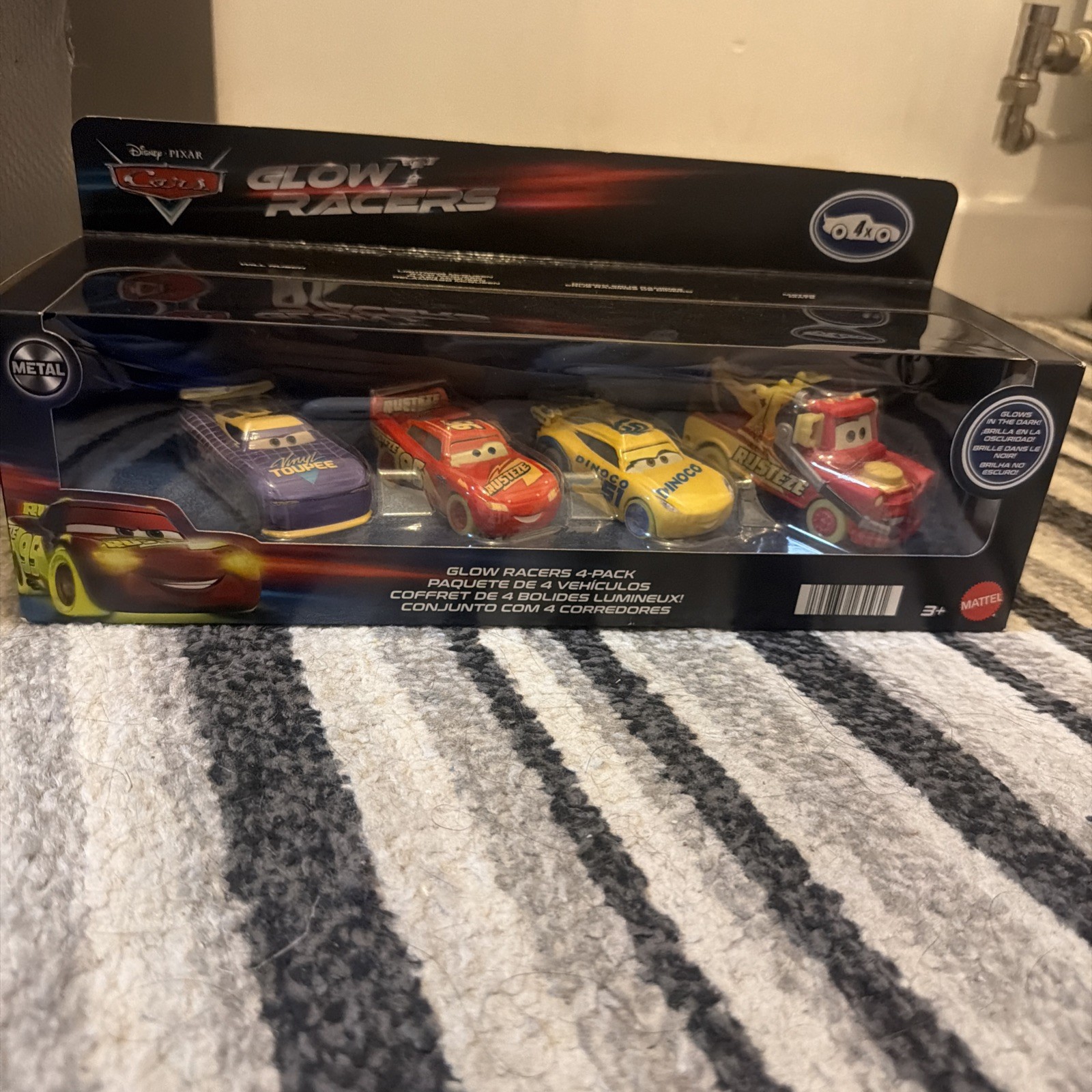 Disney Pixar Cars Diecast 1:55 Glow Racers 4 Pack Mater Will Rusch Cruz McQueen