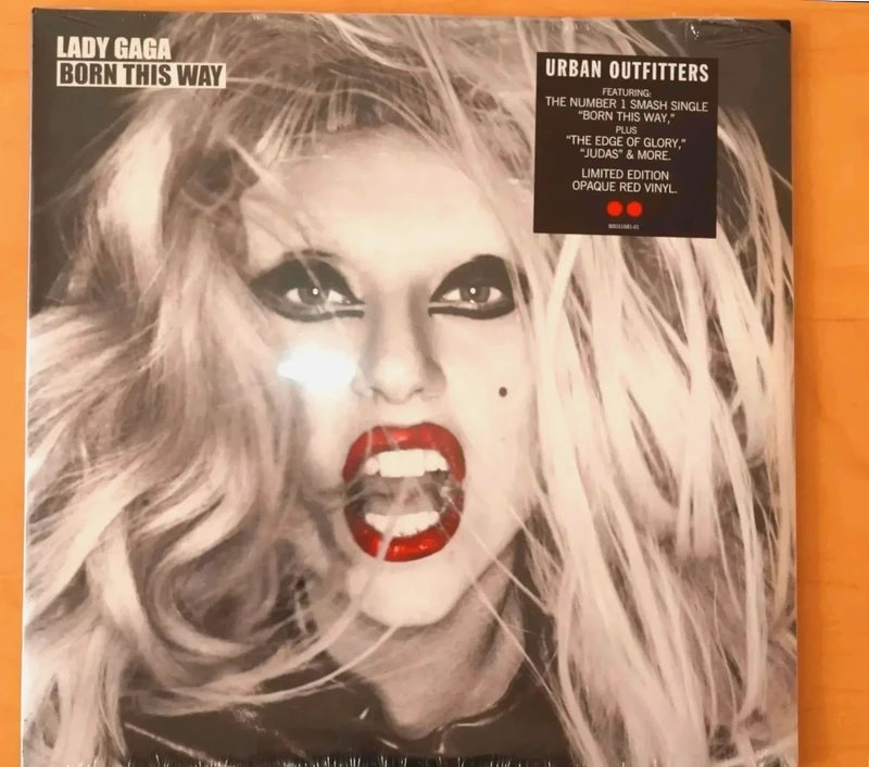 Lady Gaga - Born This way (Urban Outfitters Exclusive Opaque Red Vinyl LP)