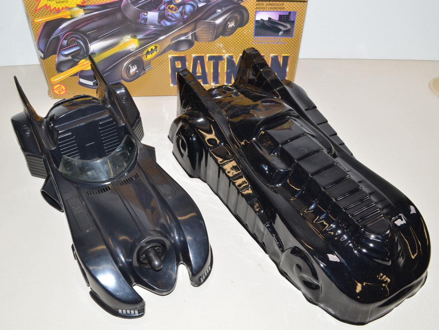 Vintage 1989 BATMAN BATMOBILE Toybiz con bozzolo e scatola DC Comics film Keaton