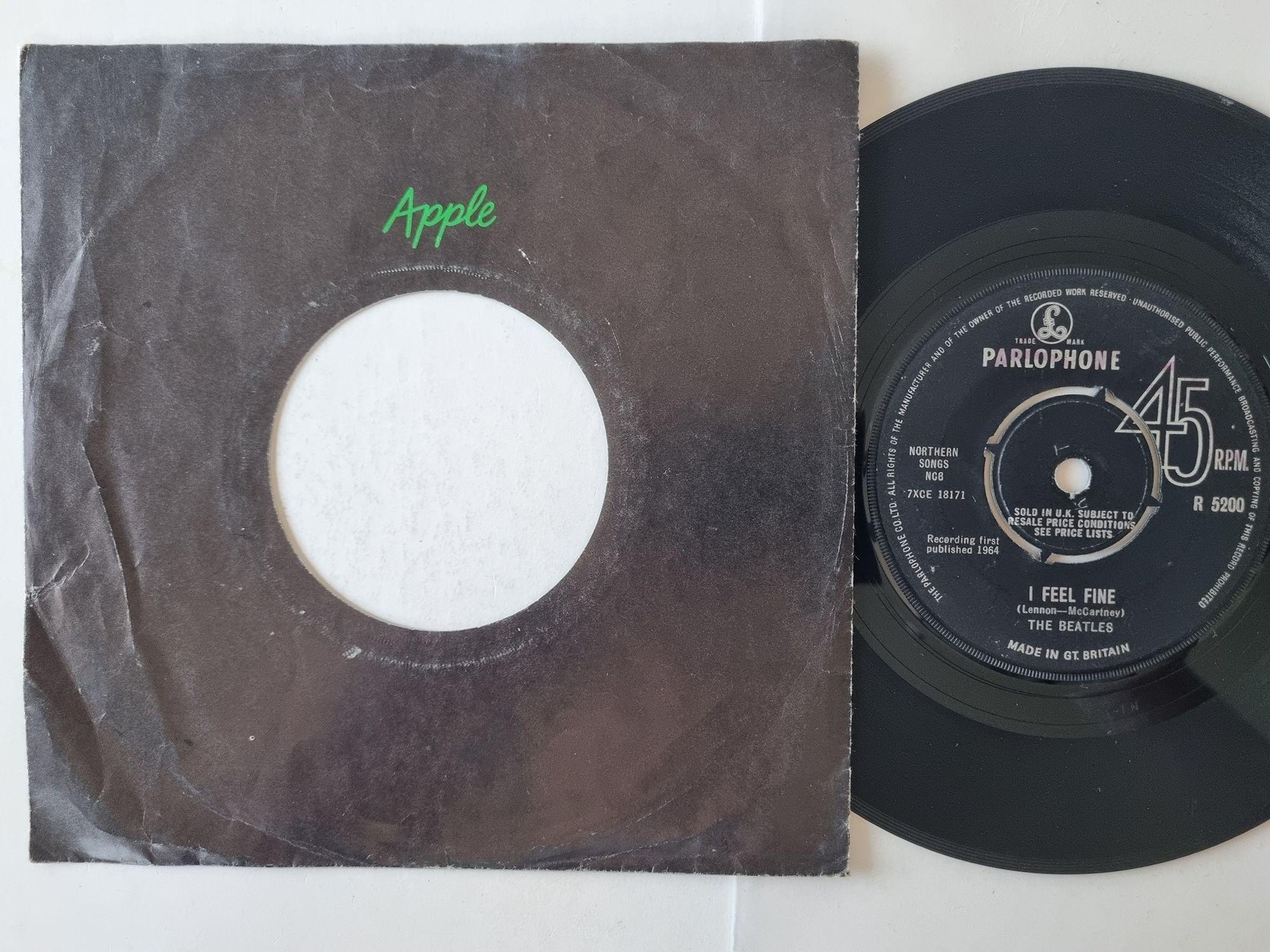 The Beatles - I Feel Fine / She's A Woman 7'' Vinyl UK