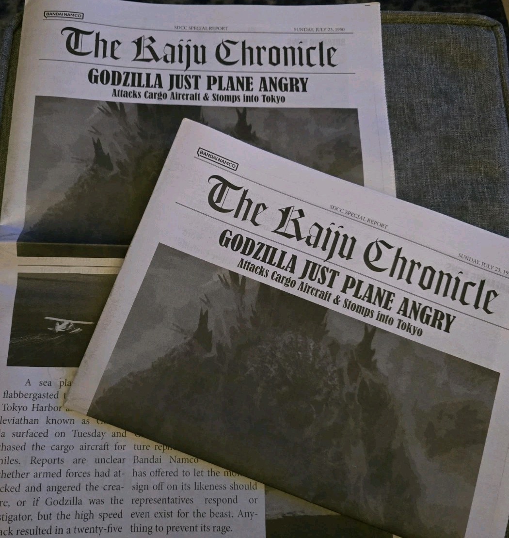 Lotto di 2 - SDCC 2026 GODZILLA The Raiju Chronicle Giornale San Diego Comic Con