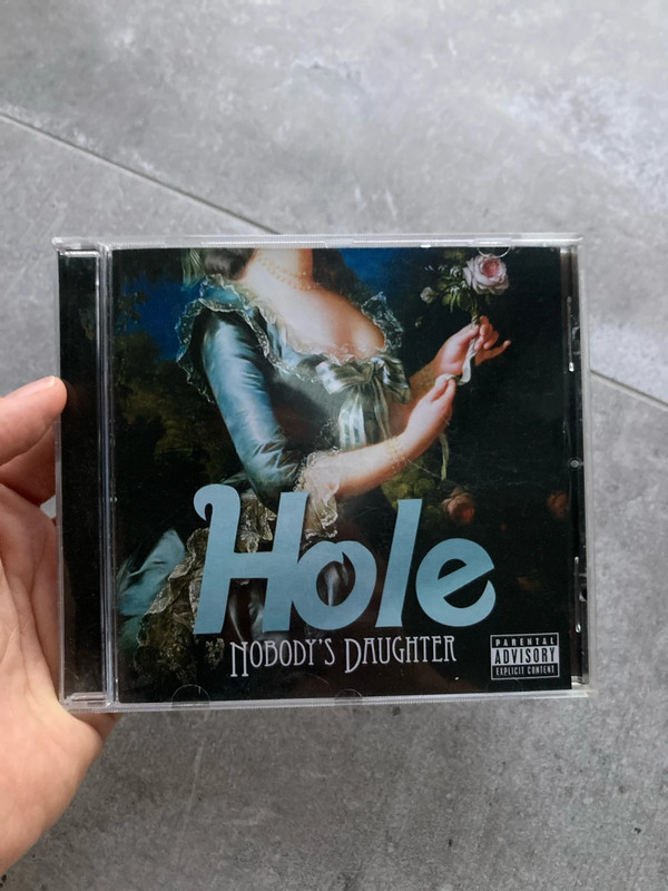 Cd Hole