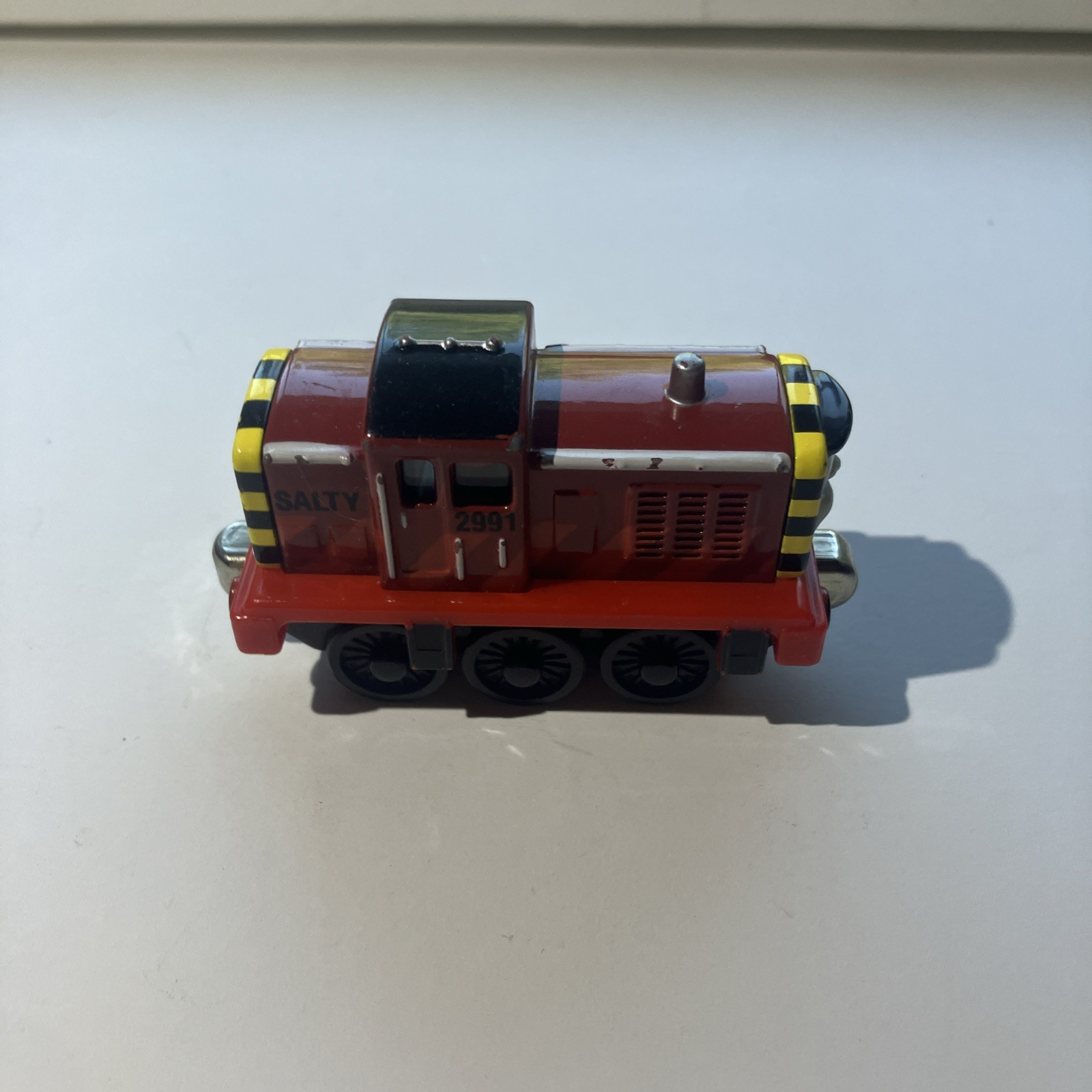 Thomas the Tank Engine Friends 2003 Treno Salato Die-Cast Pezzo Giocattolo Magnetico Rosso