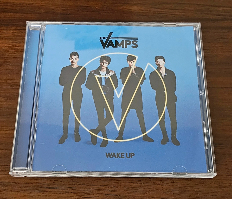 CD The Vamps Wake Up