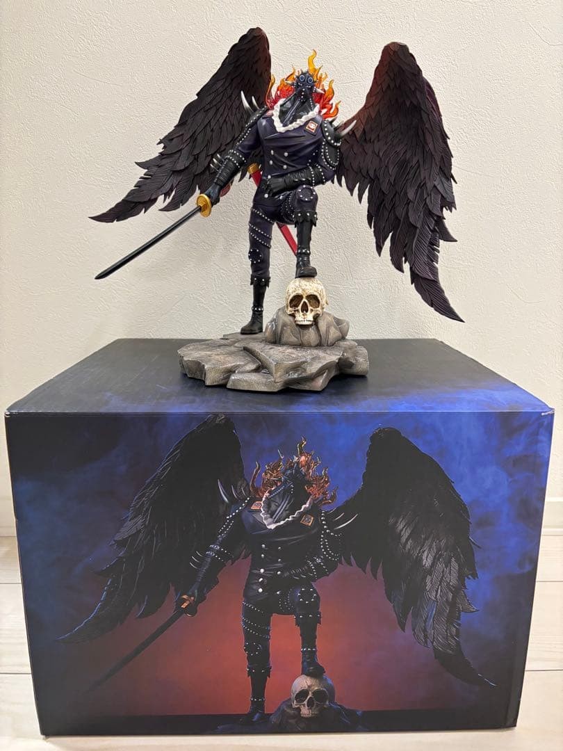 ONE PIECE King Beast Pirates Figure